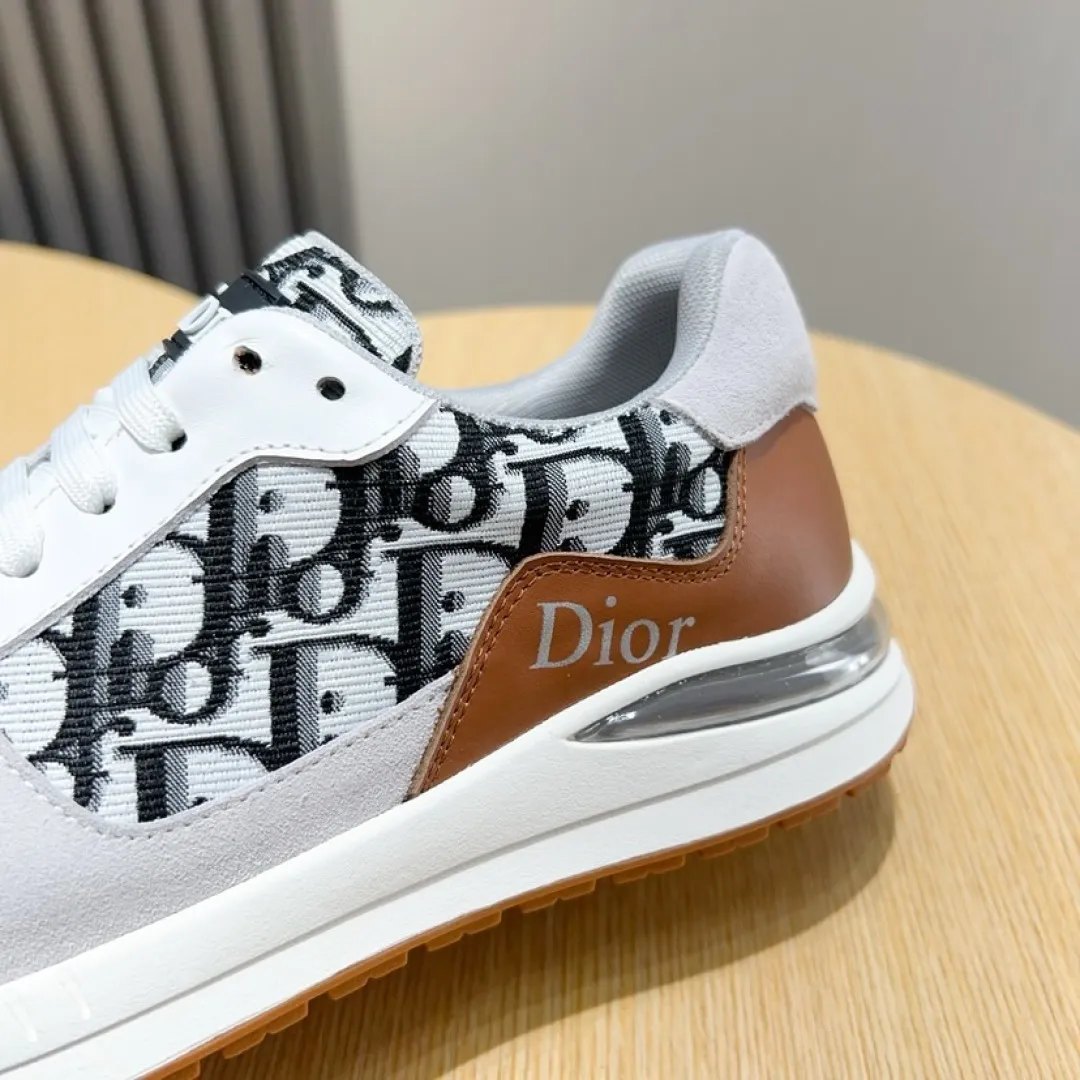 Men's shoes 💰P440💰 [Dior] Dior casual sports shoes, the uppers are made of original imported cowhide leather and original cloth fabrics, a must-have for fashionistas, and the complex craftsmanship is perfect. Imported soft mesh lining, sheepskin foot pads, soles: original soles specially provided by the original factory, exclusive movable molded soles are super comfortable, original factory single goods, men's size 38-45